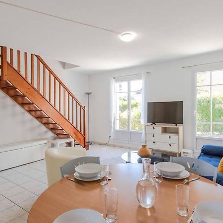 Guest House III Magny-le-Hongre Buitenkant foto