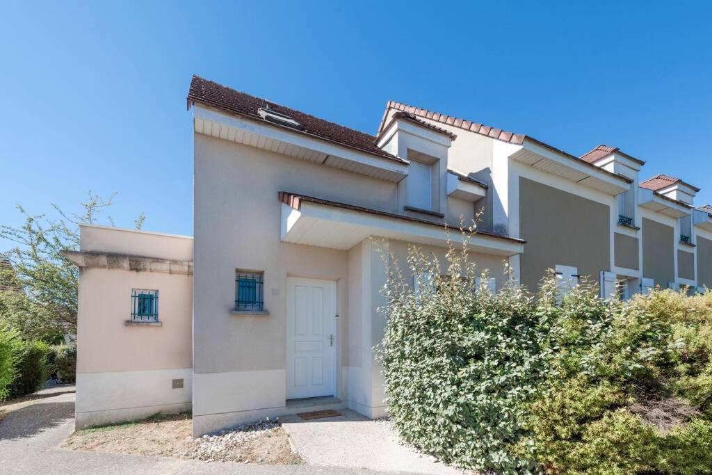 Guest House III Magny-le-Hongre Buitenkant foto